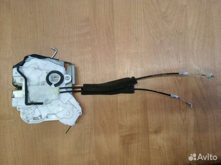 Замок двери задний левый Honda Accord седан R20A3