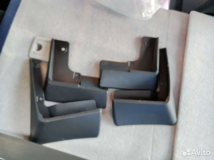 Брызговики prius 30. 10-15 год. Новые