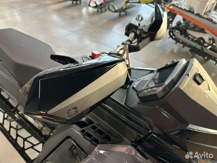 Polaris 850 indy VR1 137 Matryx