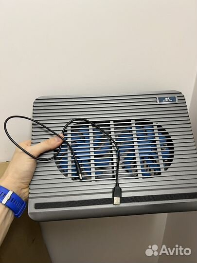 Охлаждающая подставка для ноутбука