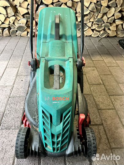 Продам газонокосилку