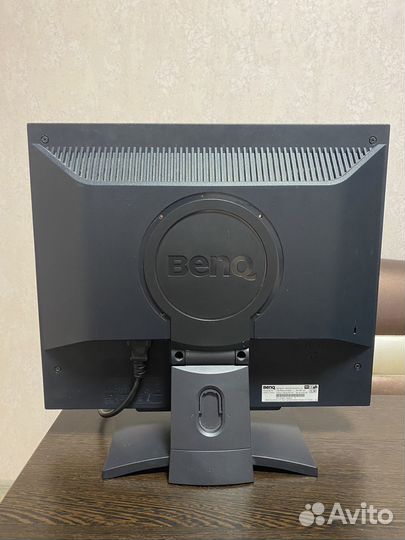 Монитор benq Q7T4
