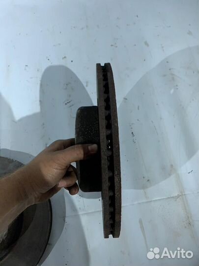 Диск тормозной передние BMW 5 G30