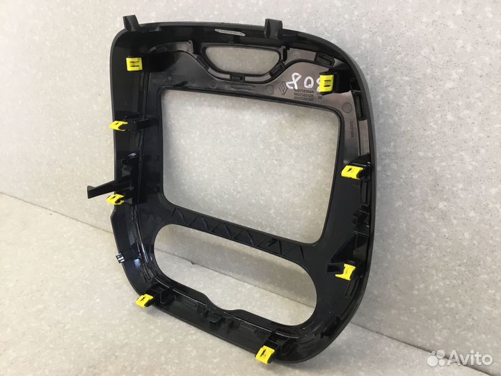 Рамка магнитолы Renault Kaptur 2016