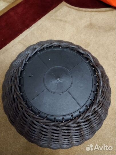 Кашпо из искусственного ротанга