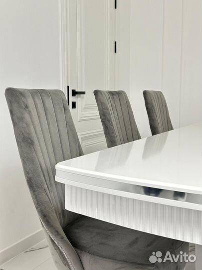 Стол и Стулья