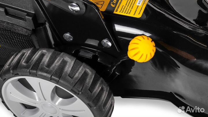 Бензиновая газонокосилка champion LM4215