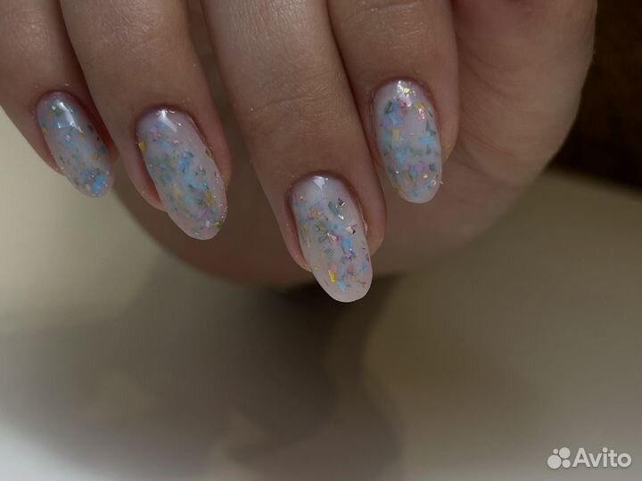 Модель на маникюр