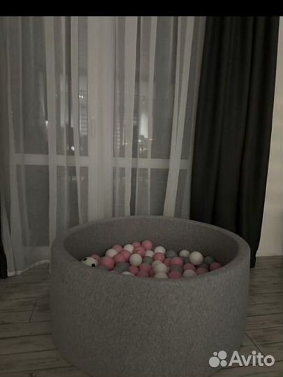 Сухой бассейн с шариками