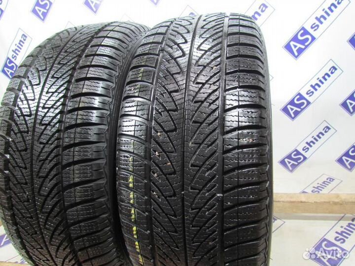 Goodyear UltraGrip 8 Performance 215/55 R16 92N