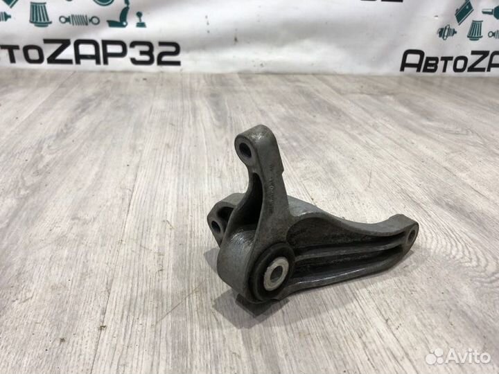 Кронштейн кпп задний Ford Focus 2 1.8 дизель 2005