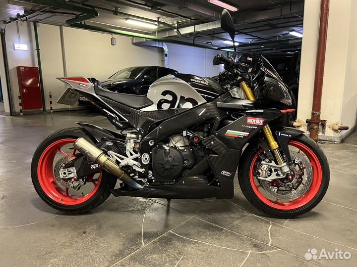 Aprilia Tuono V4 Factory 2019