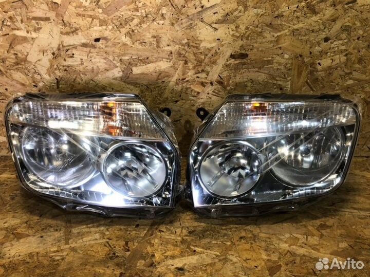 Фара правая Renault Duster новая оригинал