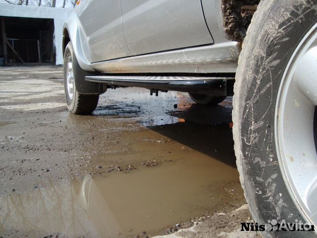 Силовые пороги Nissan Navara D40 3 точки крепления