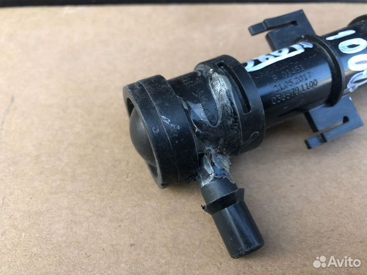 Volkswagen Jetta 15- Форсунка омывателя фары RH