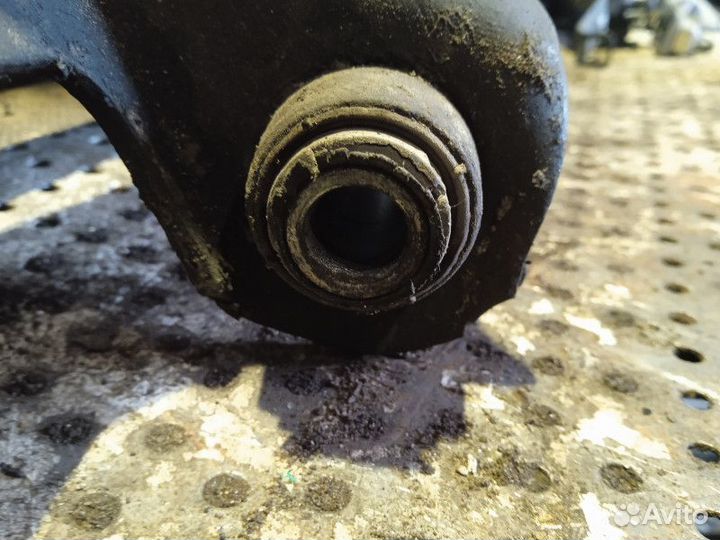 Рычаг передний левый Renault Megane 2