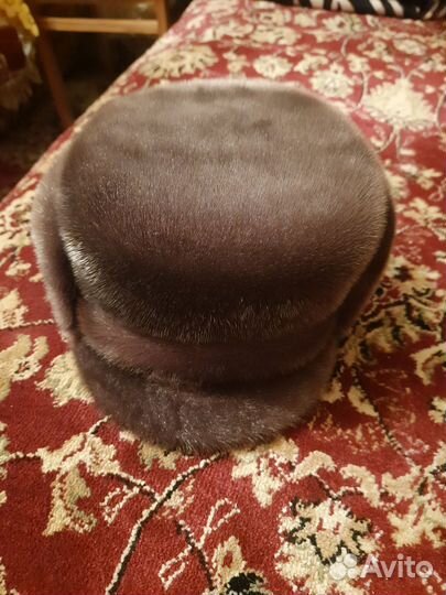 Мужская зимняя меховая шапка с козырьком