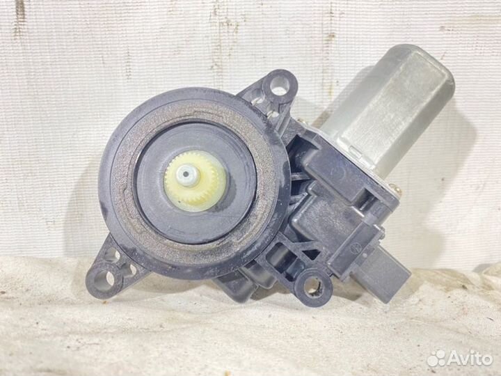 Моторчик стеклоподъемника задний правый Mazda Cx-5