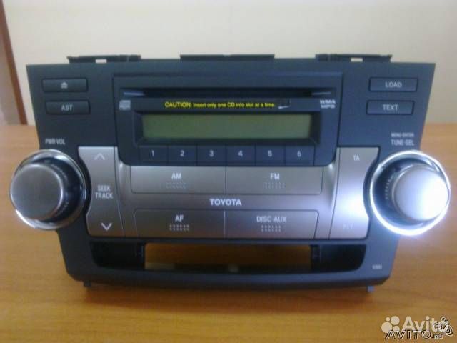 Штатная магнитола на Toyota Highlander