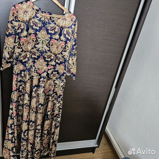 Вечернее атласное платье в пол