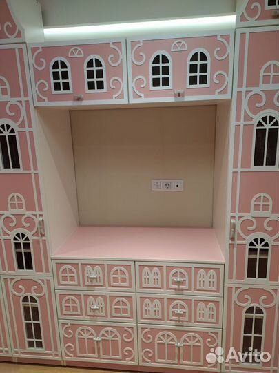 Сказочная детская мебель в комнату. Шкафы домиком