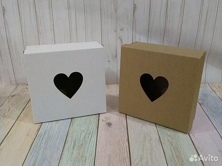 Коробка подарочная 20*20*9 см