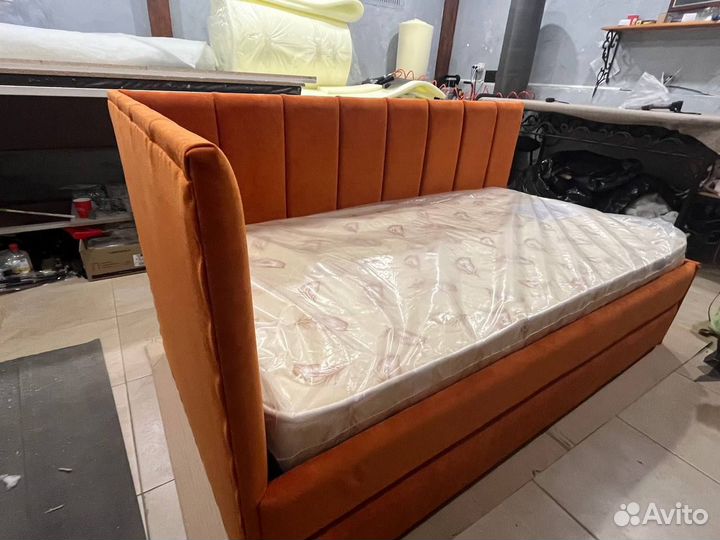 Мягкая кровать Викки с ящиком