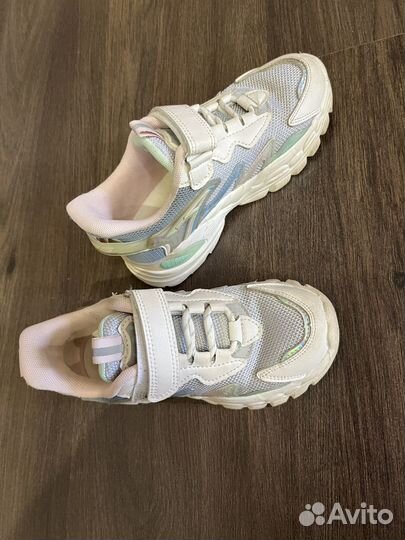 Кроссовки для девочки