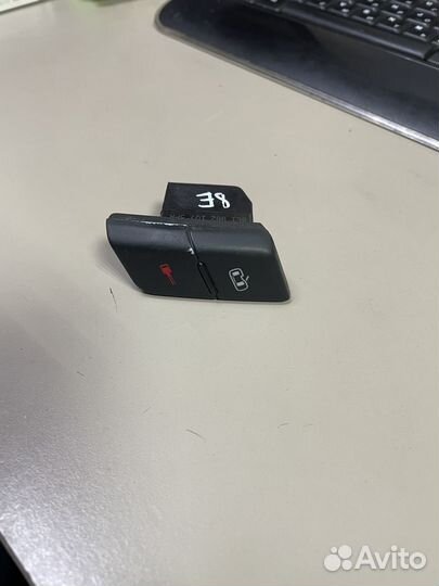 Выключатель центрального замка Ауди А4 8Е