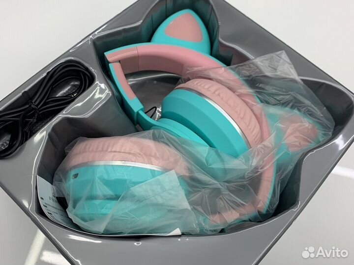 Беспроводные наушники LED031