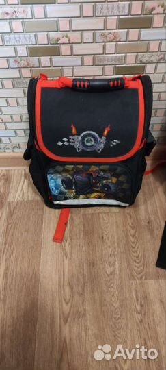 Школьный рюкзак