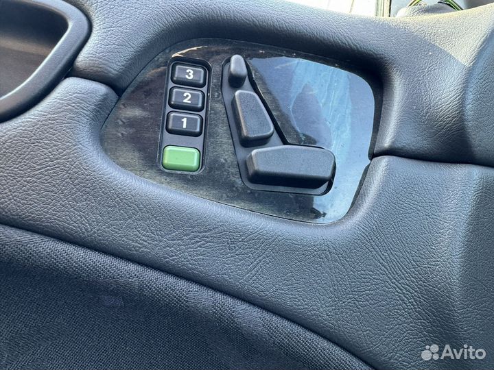 Дерево двери Мерседес 208. W208. Clk