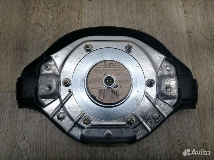 Подушка безопасности в рулевое колесо Renault