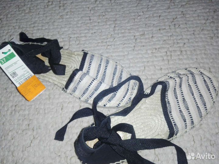 Босоножки новые