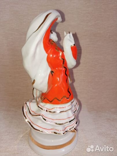 Фарфоровая статуэтка Башкирский танец редкая