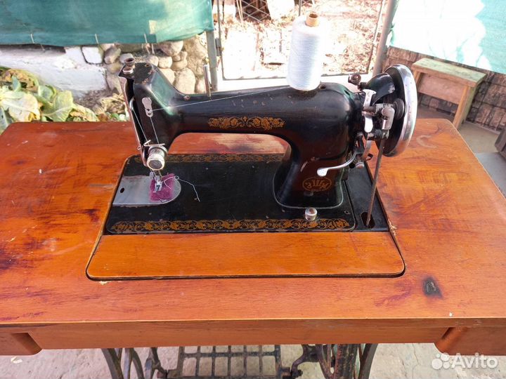 Швейная машина зшм с ножным приводом