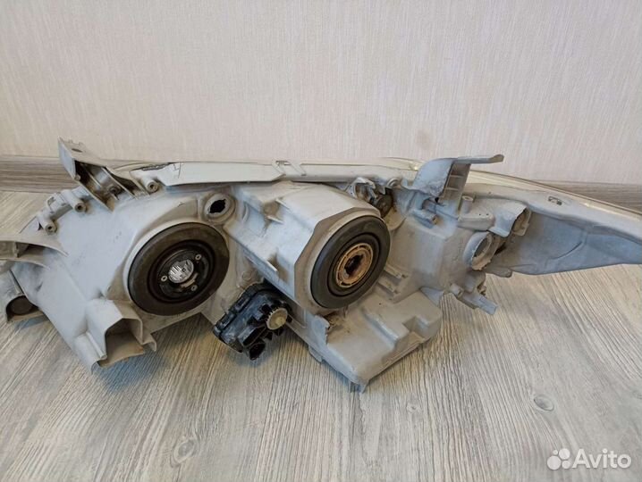 Фара оригинал тойота камри 40