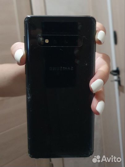 Samsung Galaxy S10, 8/128 ГБ