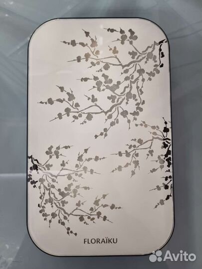 The Moon and I, Floraïku