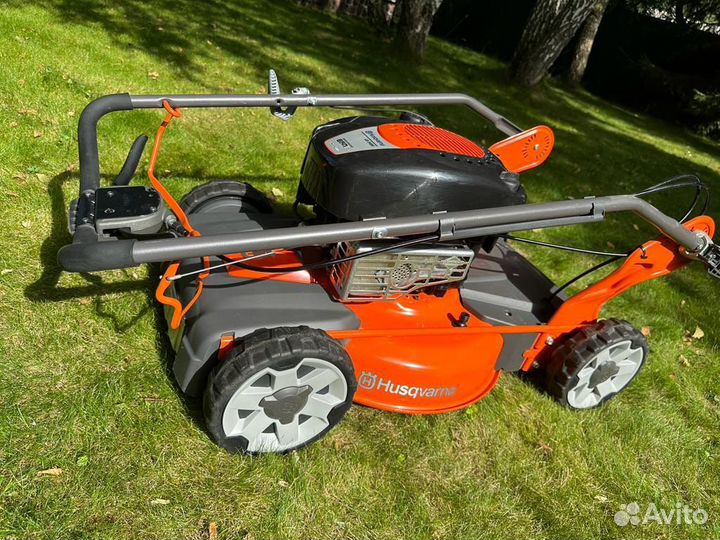 Новая газонокосилка Husqvarna LB348V