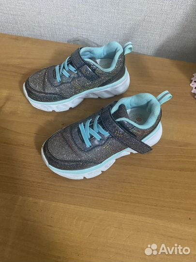 Кроссовки для девочки 27 размер