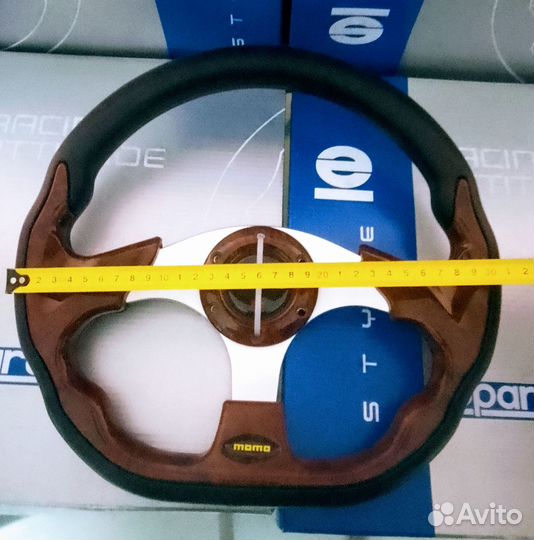 Спортивный руль момо под дерево