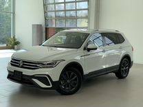 Volkswagen Tiguan 2.0 AMT, 2022, 25 336 км, с пробегом, цена 3 700 000 руб.