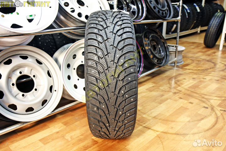 Maxxis ArcticTrekker NS5 215/60 R17