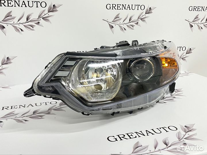 Фара левая Honda Accord 8 ксенон 2008-2011