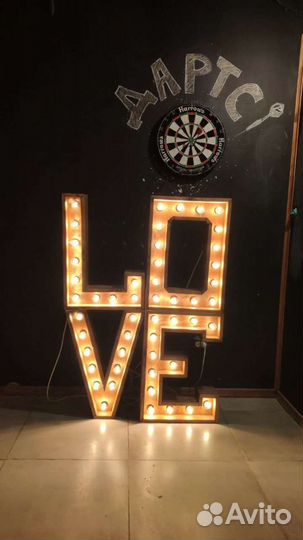 Буквы love с лампами для фото в стиле loft