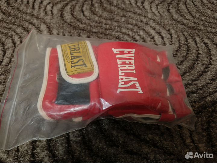 Боксерские перчатки