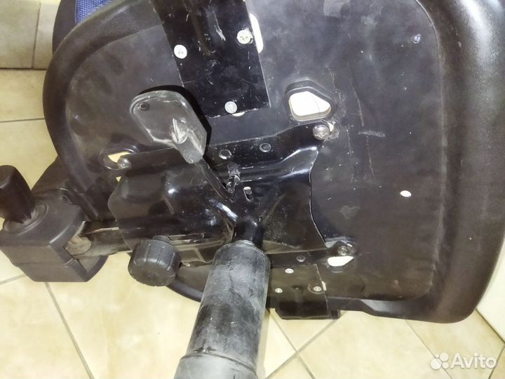 Офисное кресло