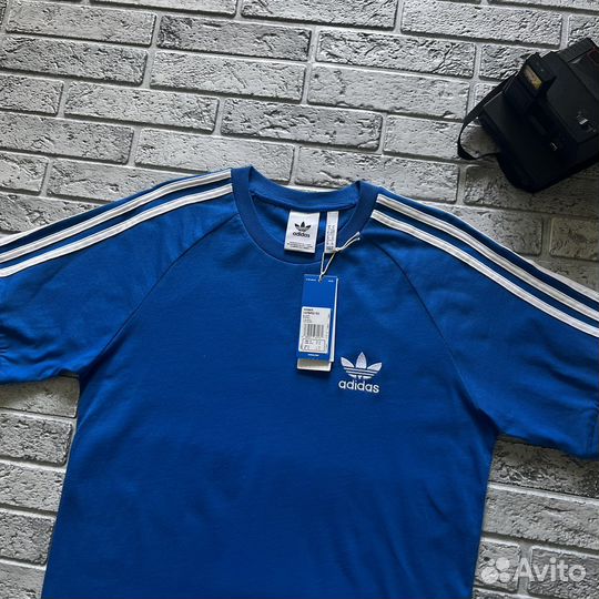 Футболка Adidas originals новая 3 strips