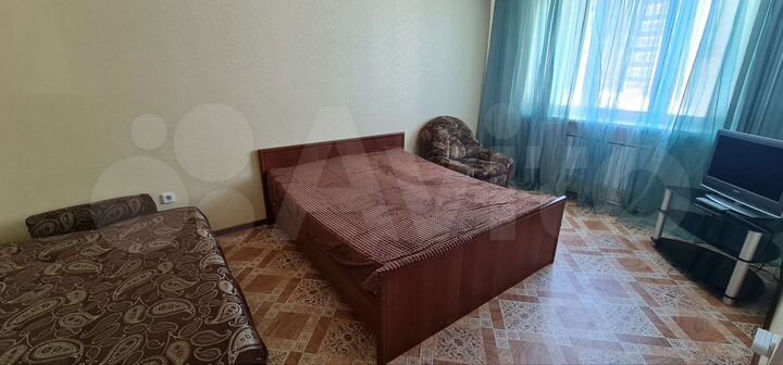 1-к. квартира, 42 м², 1/5 эт.